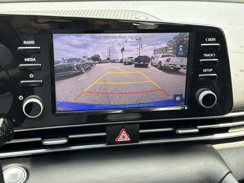 Used 2022 Hyundai Elantra SEL w/ Convenience Package FWD image 22