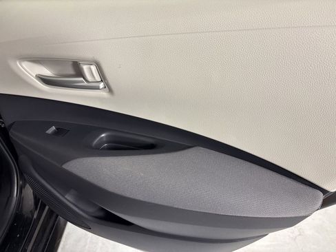 Used 2020 Toyota Corolla LE FWD image 15