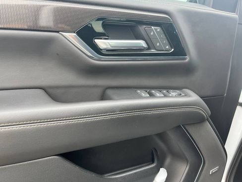 Used 2025 GMC Yukon XL Elevation RWD image 13