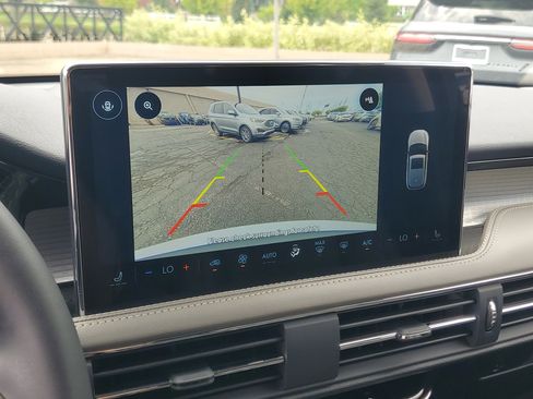 Used 2023 Lincoln Corsair FWD w/ Towing Package image 16