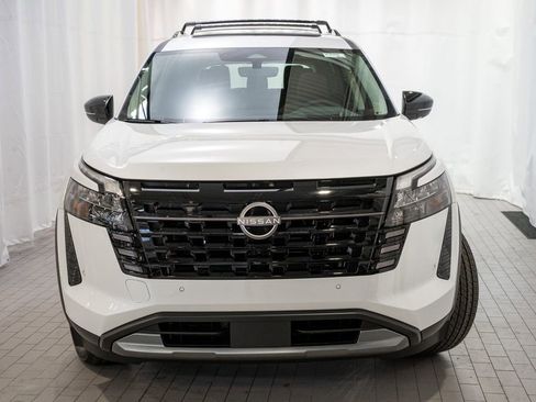 New 2026 Nissan Pathfinder Platinum image 2