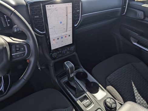 Used 2025 Ford Ranger XLT image 11