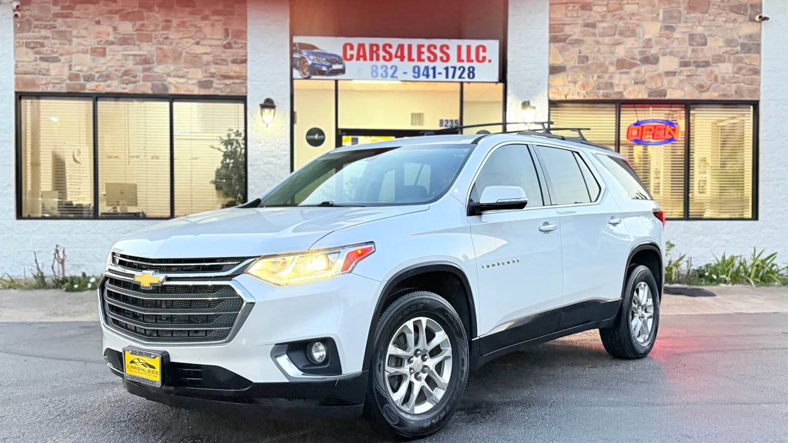 Used 2020 Chevrolet Traverse LT FWD image 18