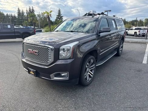 Used 2017 GMC Yukon XL Denali w/ Open Road Package AWD/4WD image 3