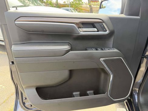 Used 2023 Chevrolet Silverado 1500 LT AWD/4WD image 17