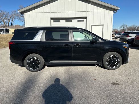 New 2026 Kia Carnival EX image 2