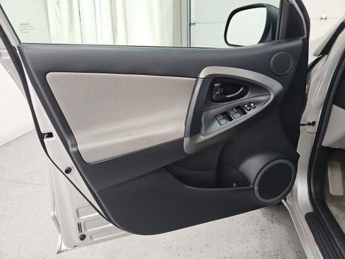 Used 2012 Toyota RAV4 Base image 12