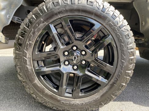 Used 2022 Chevrolet Silverado 1500 Custom Trail Boss w/ Safety Confidence Package AWD/4WD image 40