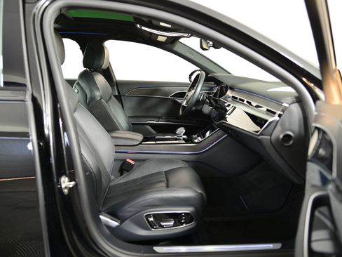 Certified 2022 Audi A8 L 3.0T image 19