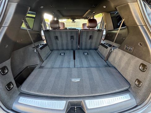 Used 2020 Cadillac XT6 Premium Luxury FWD image 19
