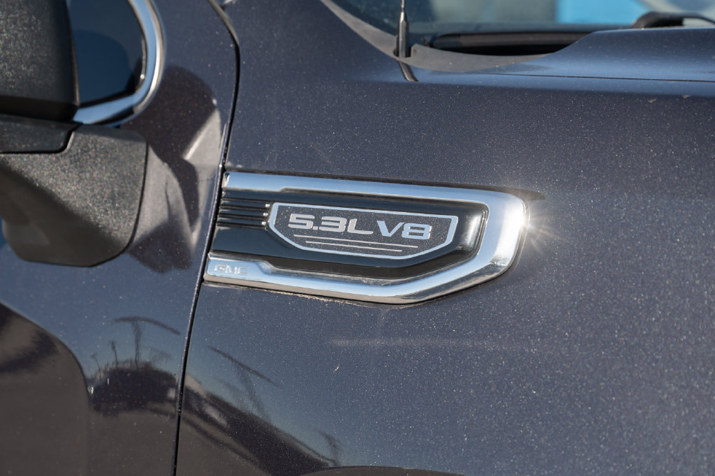 Used 2025 GMC Sierra 1500 SLT AWD/4WD image 11