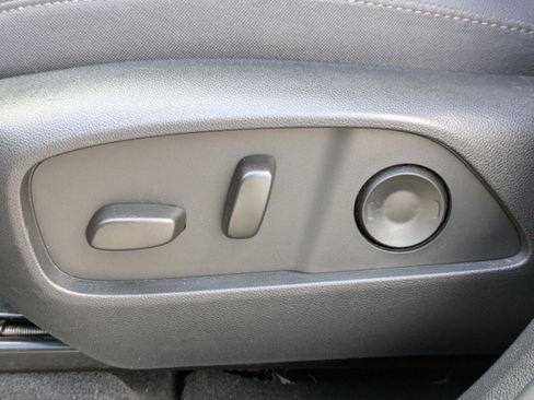 Used 2025 Chevrolet Equinox LT w/ Convenience Package II image 22