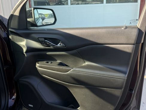 Used 2017 GMC Acadia SLE w/ Driver Alert Package I AWD/4WD image 13