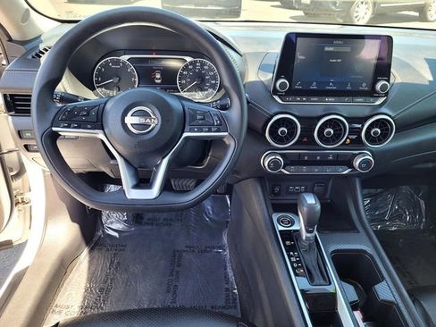 Used 2024 Nissan Sentra SV FWD image 9