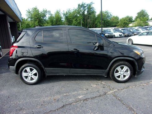 Used 2020 Chevrolet Trax LS w/ Tint and Cruise Package FWD image 4