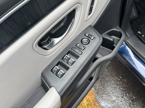 Used 2023 Honda Pilot Elite image 11