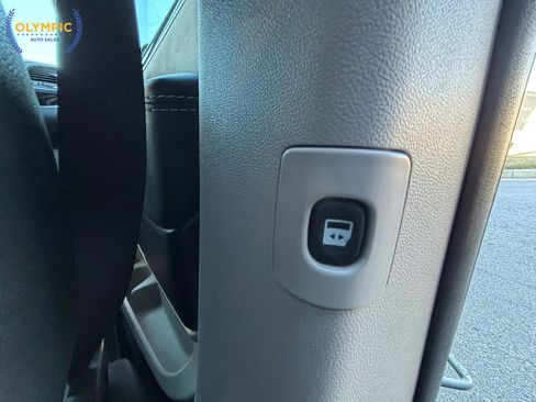 Used 2020 Dodge Grand Caravan SXT image 45