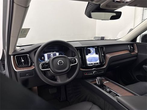 Certified 2024 Volvo XC60 B5 Plus image 22