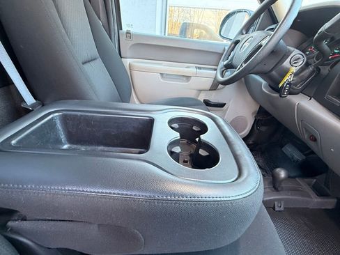 Used 2011 GMC Sierra 1500 W/T image 18