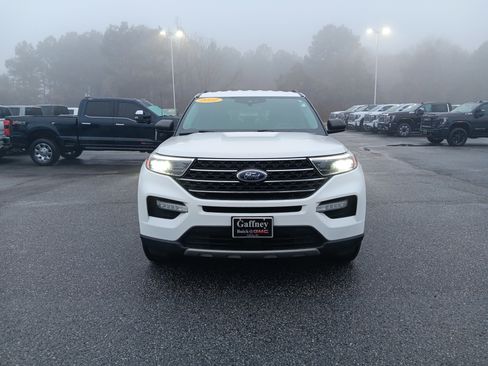 Used 2022 Ford Explorer XLT w/ Equipment Group 202A image 12