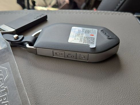 New 2026 Kia Carnival EX image 33