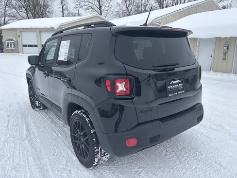 Used 2017 Jeep Renegade Altitude image 7