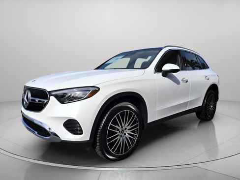 New 2026 Mercedes-Benz GLC 300 image 2