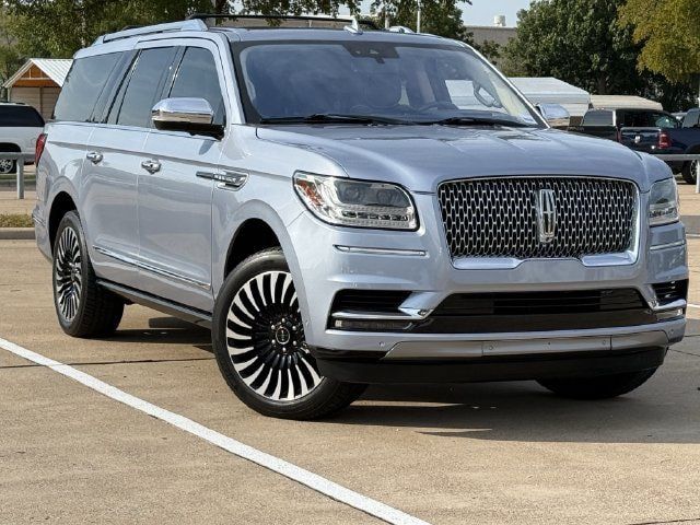 Used 2019 Lincoln Navigator L Black Label w/ Cargo Package AWD/4WD image 2
