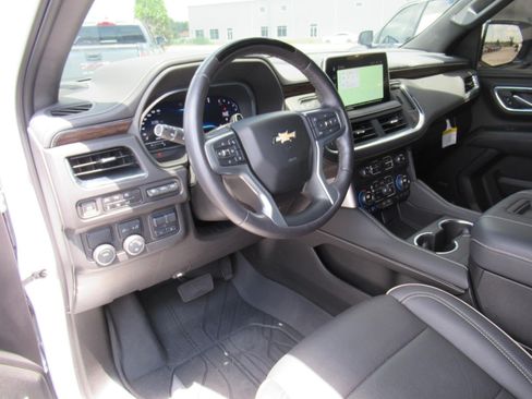 Used 2023 Chevrolet Tahoe Premier w/ Advanced Technology Package RWD image 18