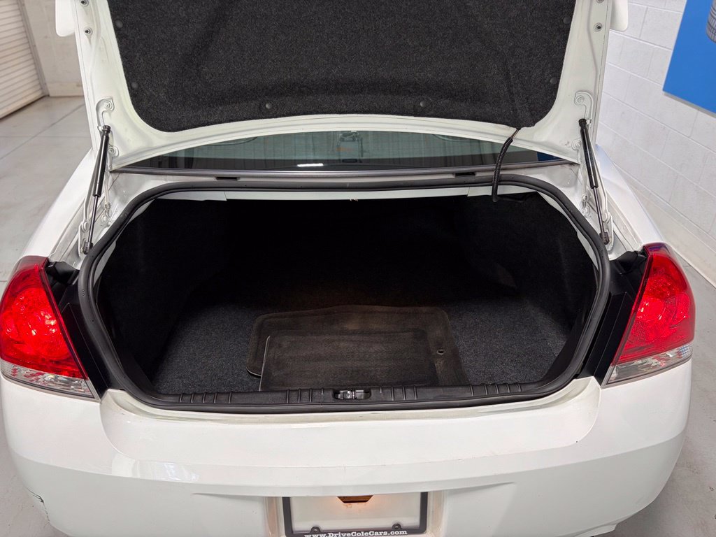 Used 2015 Chevrolet Impala LTZ FWD image 13