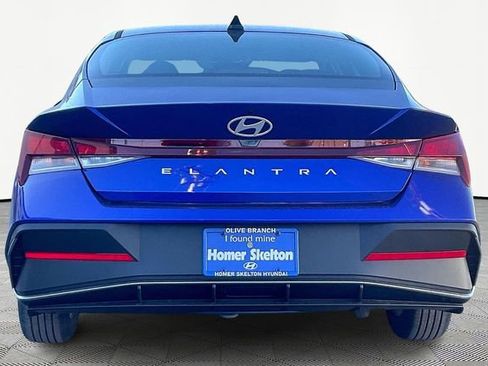 New 2026 Hyundai Elantra SE FWD image 4