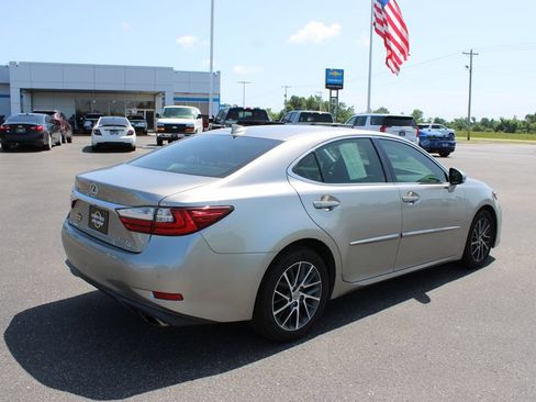 Used 2018 Lexus ES 350 w/ Luxury Package w/Wood Trim FWD image 9