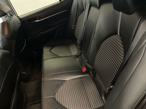 Used 2021 Toyota Camry SE image 15