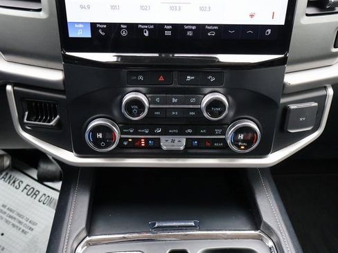 Used 2024 Ford Expedition Max XLT image 28