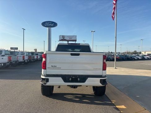 Used 2020 Chevrolet Silverado 1500 Custom w/ Custom Value Package image 4