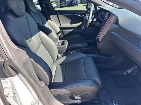 Used 2019 Tesla Model S Performance image 13