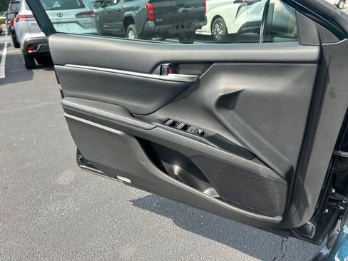 Used 2020 Toyota Camry XSE FWD image 29