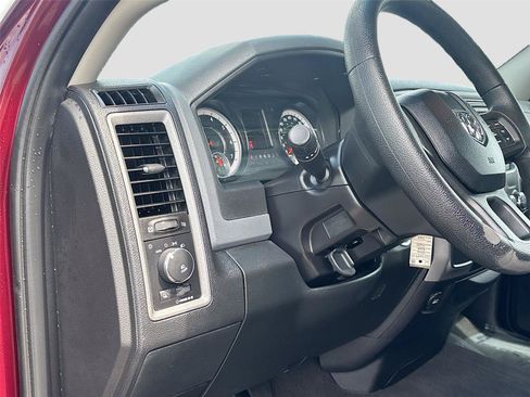 Used 2016 RAM 1500 Express RWD image 10