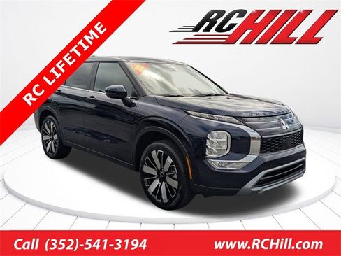 New 2025 Mitsubishi Outlander SE image 1