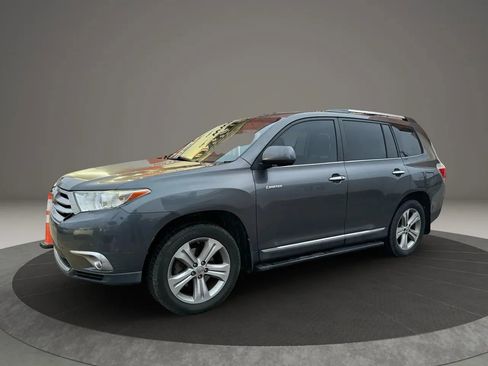 Used 2012 Toyota Highlander Limited image 2