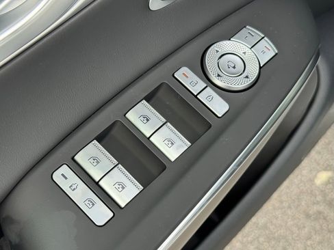 New 2026 Genesis GV70 2.5T Select image 26