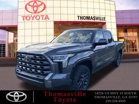 Used 2025 Toyota Tundra Platinum AWD/4WD image 1