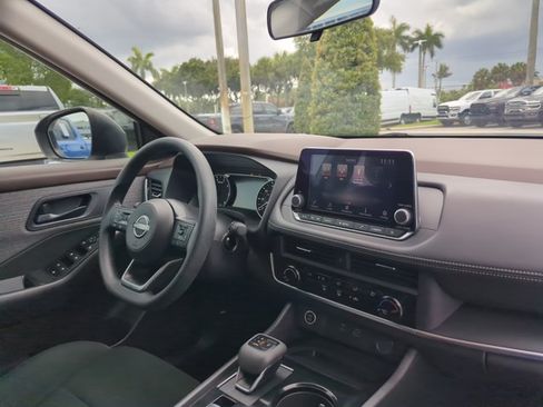 Used 2023 Nissan Rogue S FWD image 28