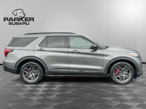 Used 2025 Ford Explorer ST w/ Sun And Sound Package AWD/4WD image 6