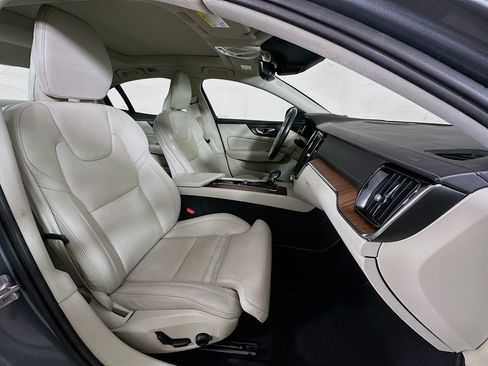 Used 2019 Volvo S60 T6 Inscription image 33