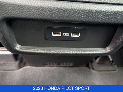 Used 2023 Honda Pilot Sport image 17