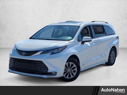 Used 2021 Toyota Sienna XLE