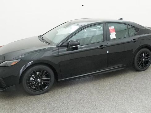 New 2026 Toyota Camry SE FWD image 5