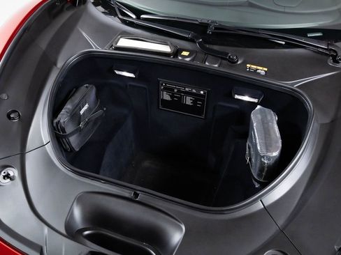 Used 2023 Ferrari F8 Spider image 10