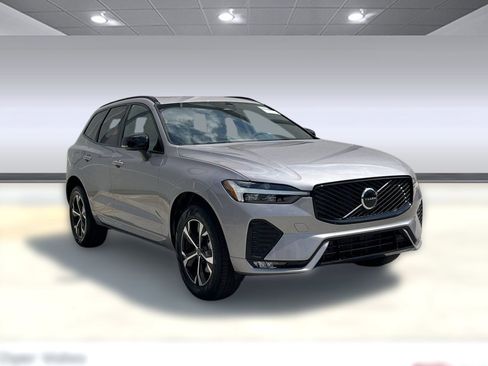 Certified 2026 Volvo XC60 B5 Core image 7